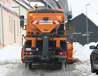 winterdienst-raeumfahrzeug